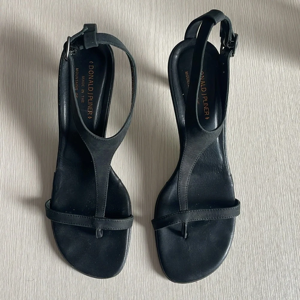 Donald J. Pliner Black Slingback Leather Sandals - Picture 2 of 5